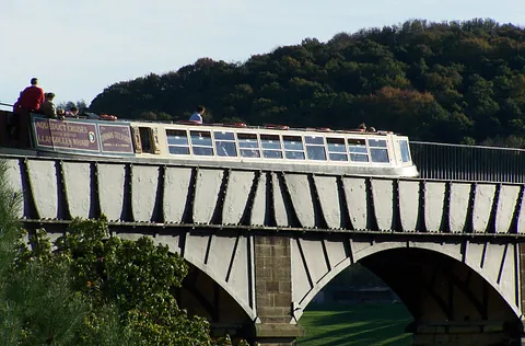 Aqueduct Boat Trips